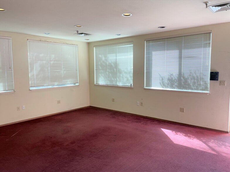 More Photos Of 1760 Industrial Way, Napa Warehouse For Lease