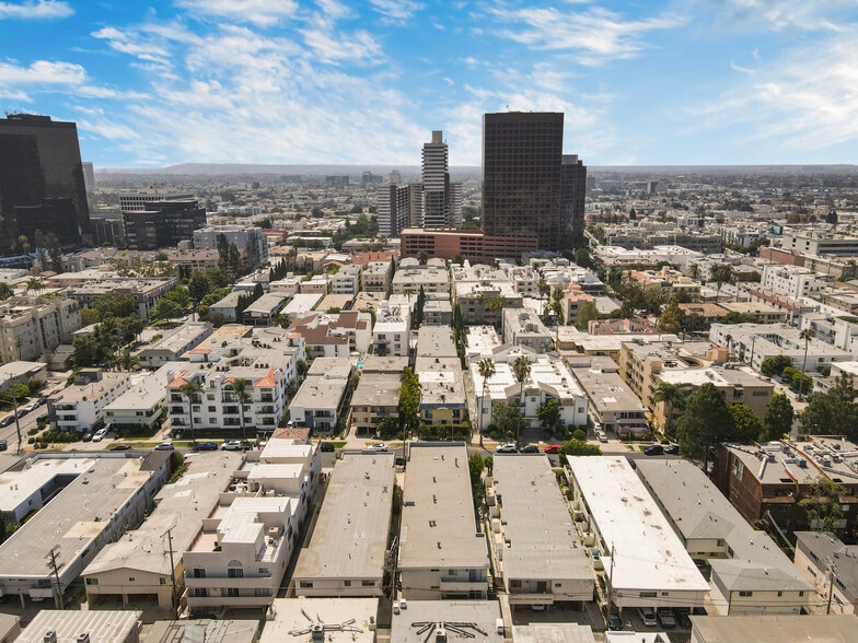 More Photos Of 11733 Mayfield Ave, Los Angeles Apartments For Sale