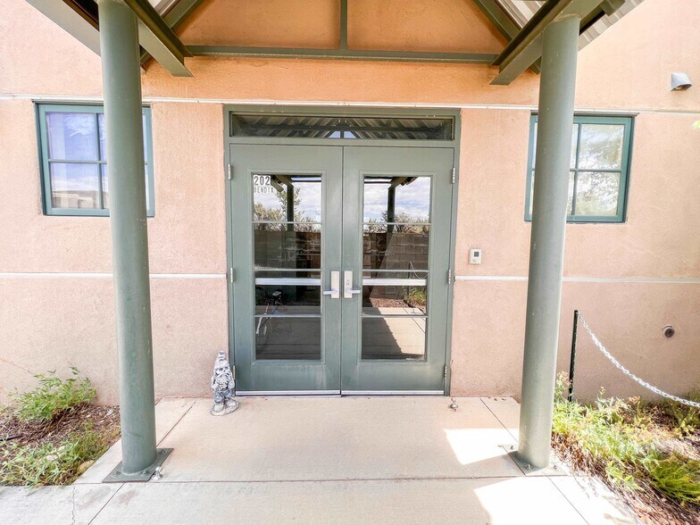 More Photos Of 202 Bendix Dr, Taos Distribution For Sale