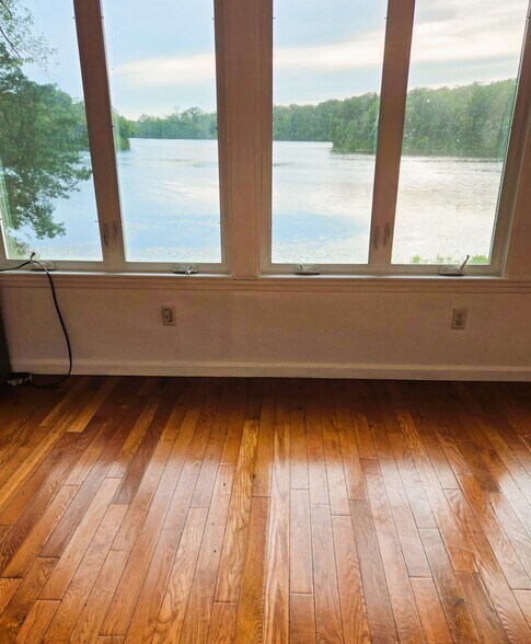 More Photos Of 476 S Burlington Rd, Bridgeton Sports And Entertainment For Sale
