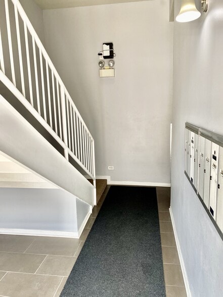 More Photos Of 900 S Western Ave, Chicago Apartments For Lease