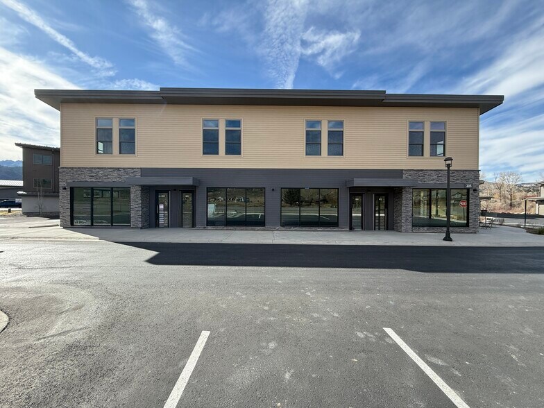 More Photos Of 205 Jasper Pl, Ridgway General Retail For Lease