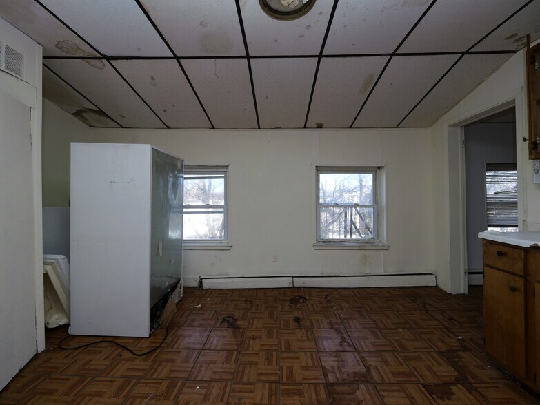 More Photos Of 170 Chambers St, Newburgh Apartments For Sale