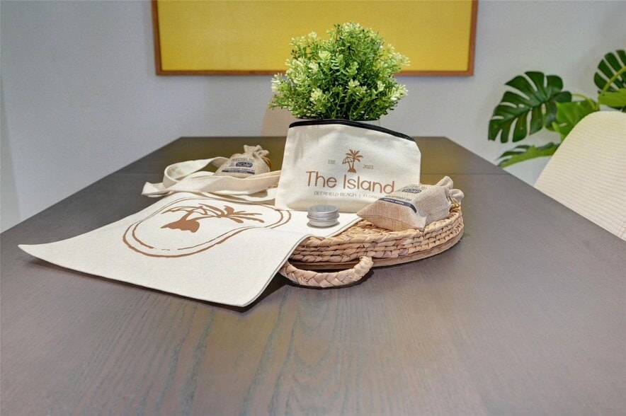 More Photos Of 1944 NE 5th St, Deerfield Beach Apartments For Sale