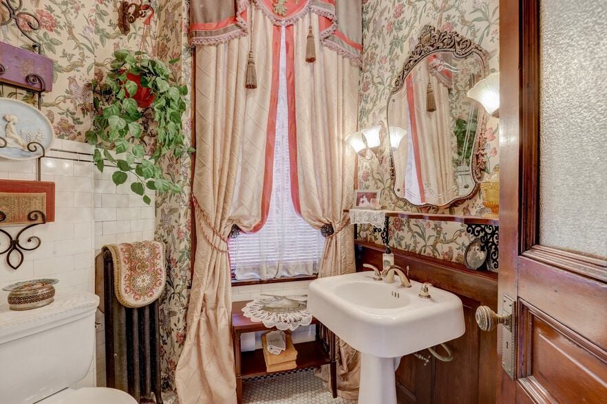 More Photos Of 3209 W Wells St, Milwaukee Hospitality For Sale