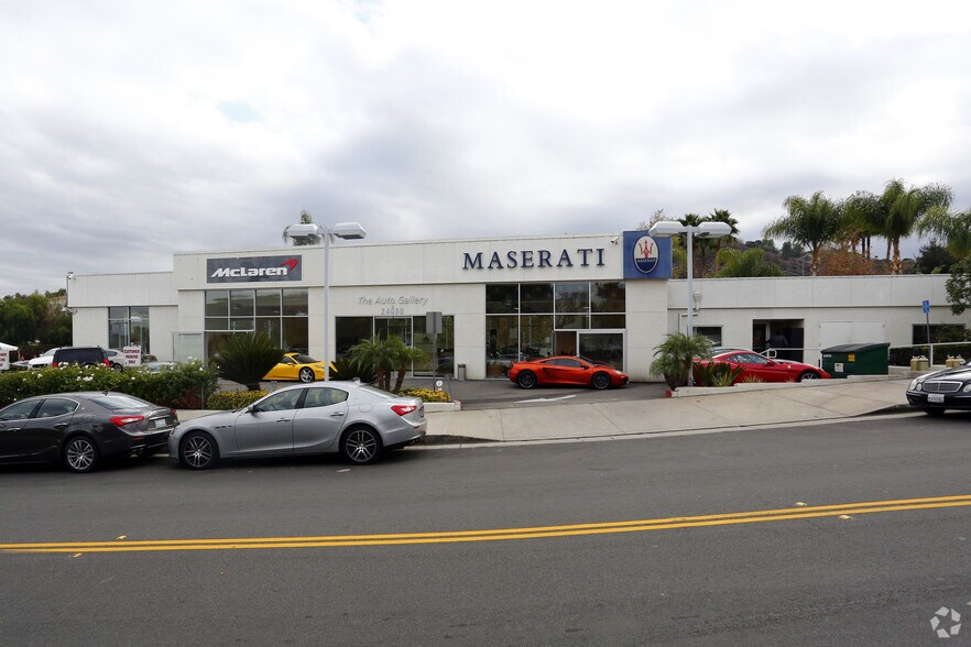 More Photos Of 24050 Ventura Blvd, Calabasas Auto Dealership For Lease