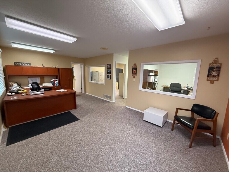 More Photos Of 910-912 7th St, Onawa Office For Sale