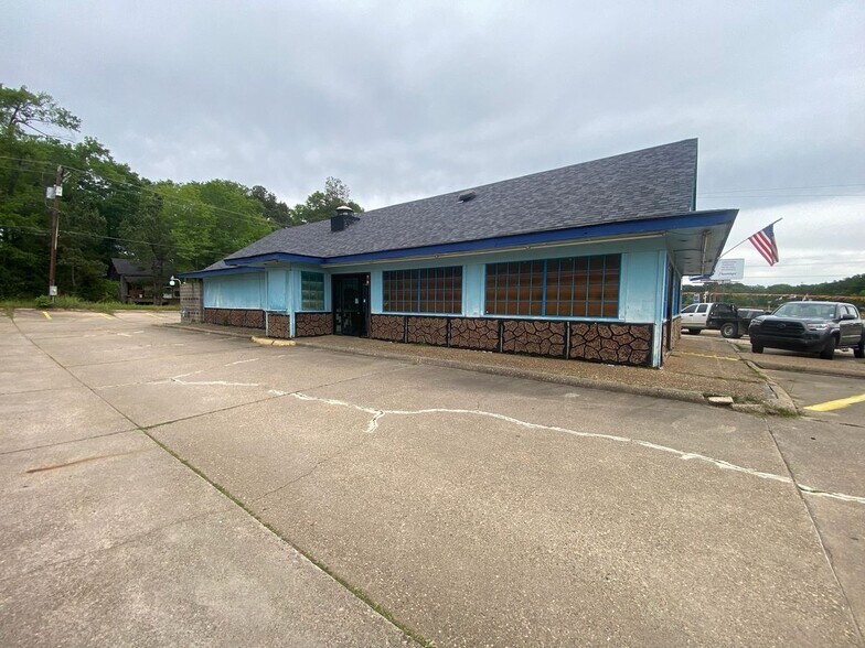 More Photos Of 812 Washington Ave, Mansfield Freestanding For Sale