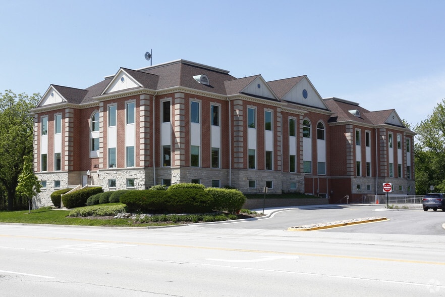 More Photos Of 1111 E Warrenville Rd, Naperville Office For Lease