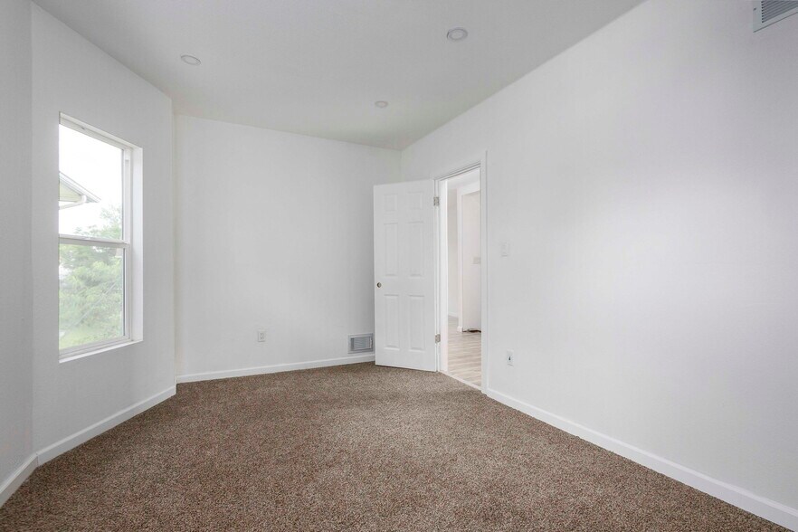 More Photos Of 553 Belmont St, Detroit Apartments For Sale