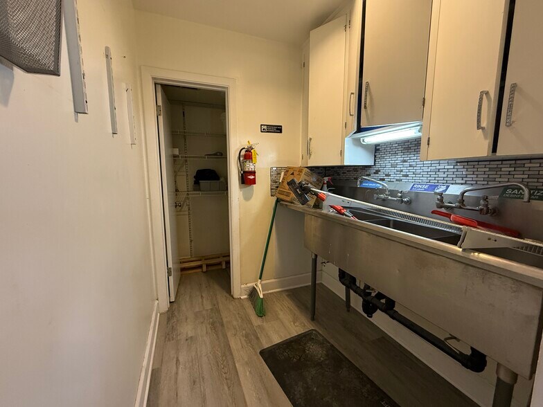 More Photos Of 6086 Brockton Ave, Riverside Medical For Lease