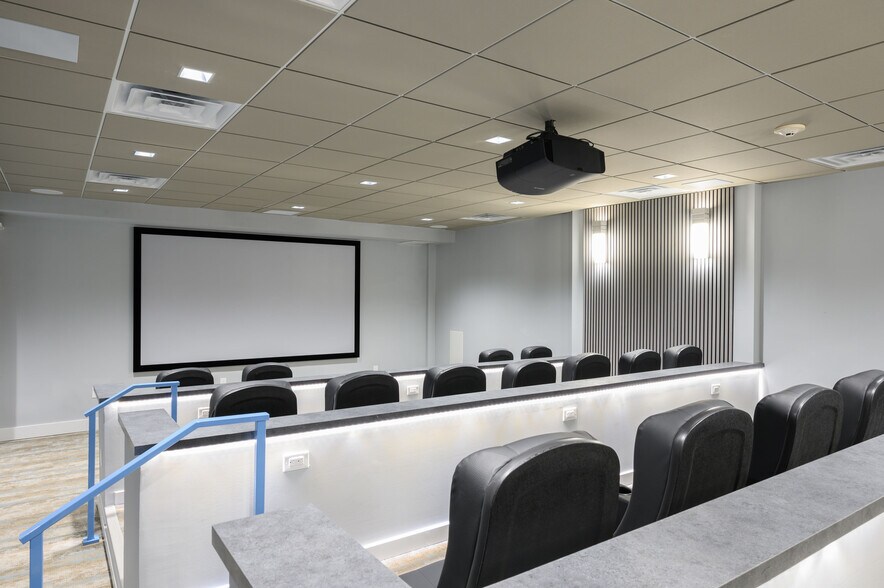 More Photos Of 1001-1003 Easton Rd, Willow Grove Apartments For Lease