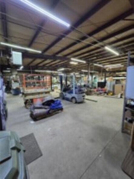 More Photos Of 111 Rosemary Ln, Laurens Warehouse For Lease