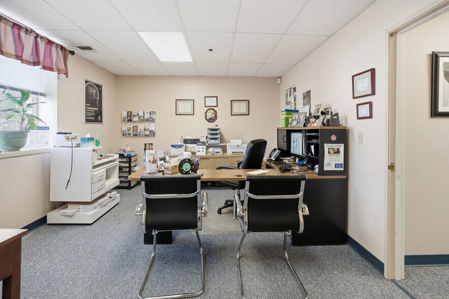 More Photos Of 475 E Main St, Patchogue Medical For Sale