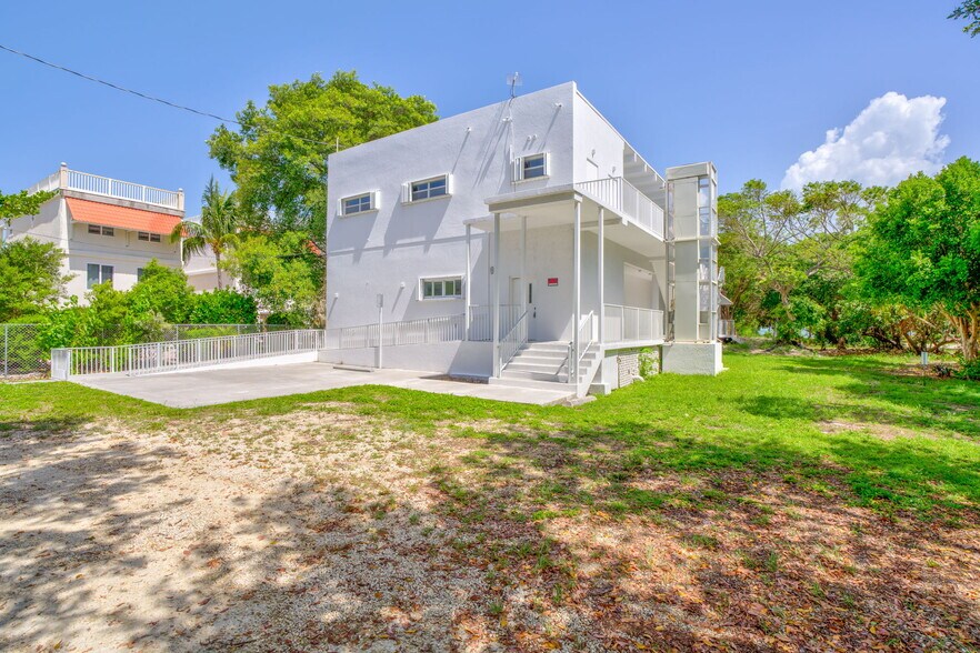 More Photos Of 14 125th Street Gulf, Marathon Office Residential For Sale