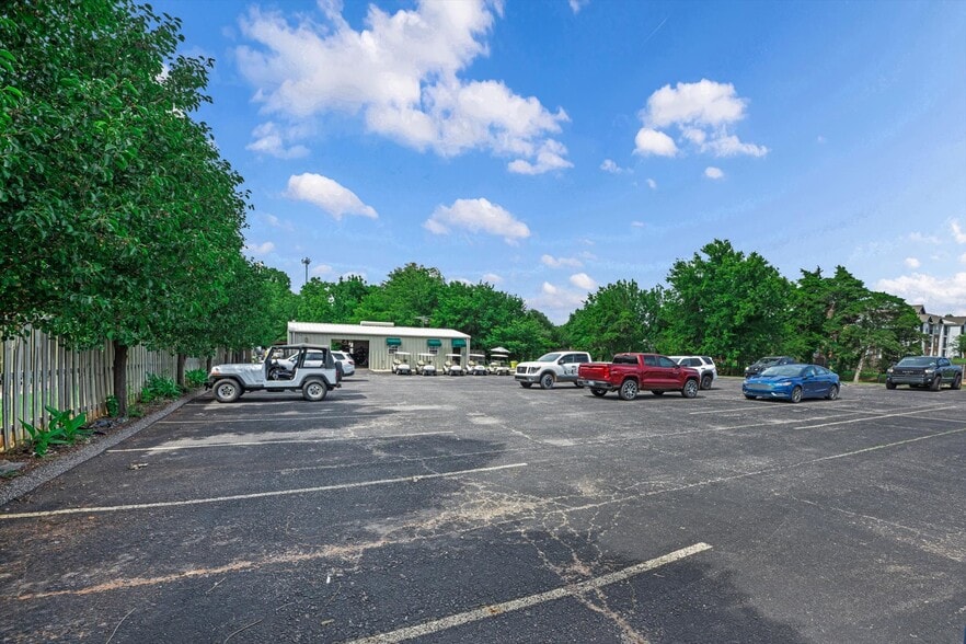 More Photos Of 355 E Pebble Creek Ter, Mustang Sports And Entertainment For Sale