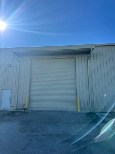 More Photos Of 3001 S Darla Ave, Gonzales Warehouse For Lease