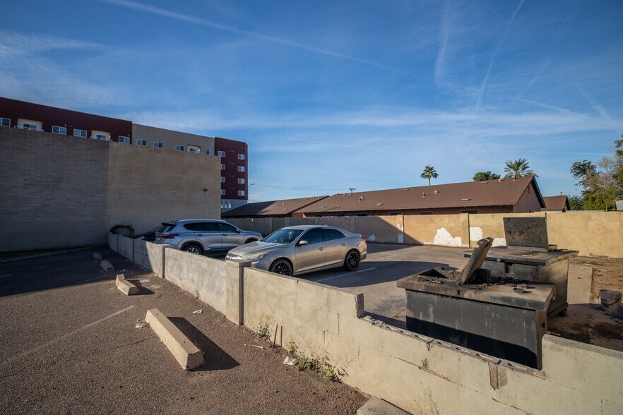 More Photos Of 58 N Country Club Dr, Mesa Unknown For Lease