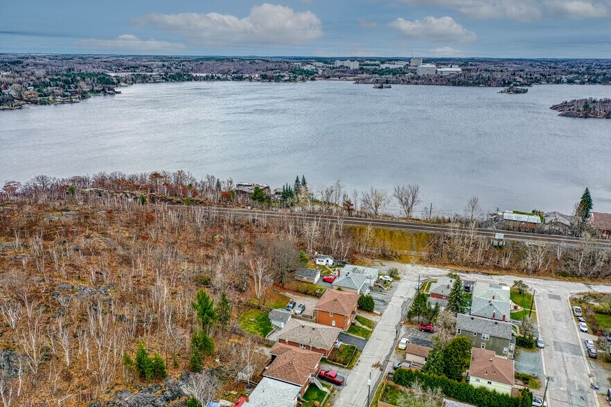 More Photos Of 372 Marshall Ln, Sudbury Apartments For Sale