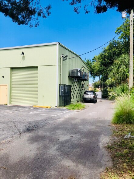 More Photos Of 2905 W Kennedy Blvd, Tampa Freestanding For Sale