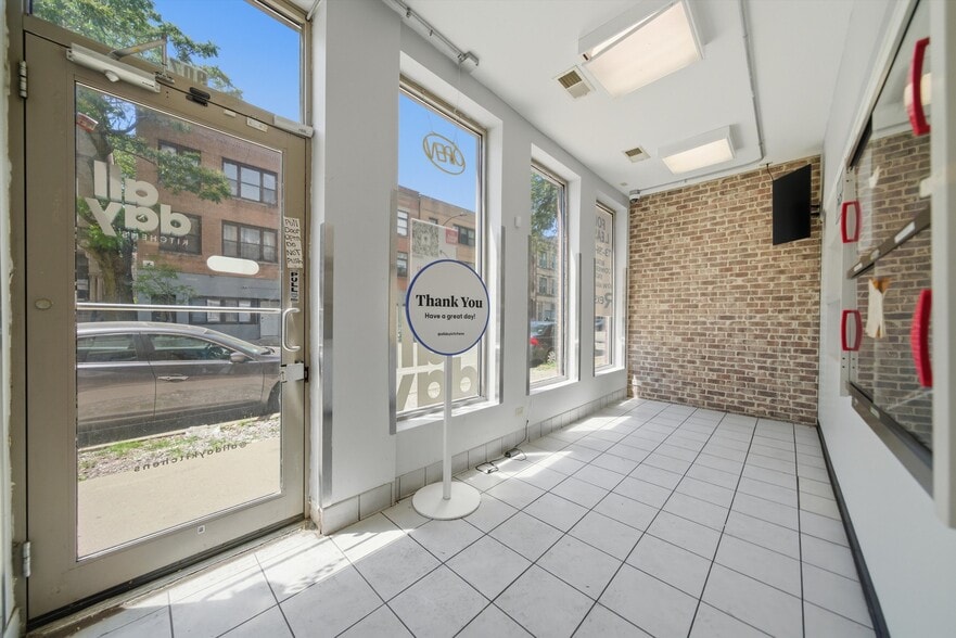 More Photos Of 907 N Damen Ave, Chicago Storefront Retail Residential For Lease