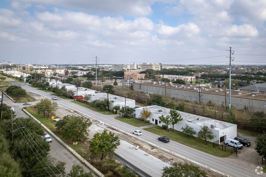 More Photos Of 8403 Almeda. Rd, Houston Unknown For Lease