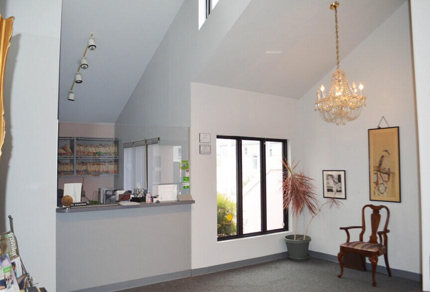 More Photos Of 2106 Charlotte Ave, Nashville Medical For Sale