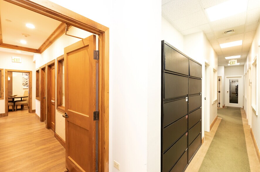 More Photos Of 136 E Thomas Pl, Beaver Creek Hotel For Lease