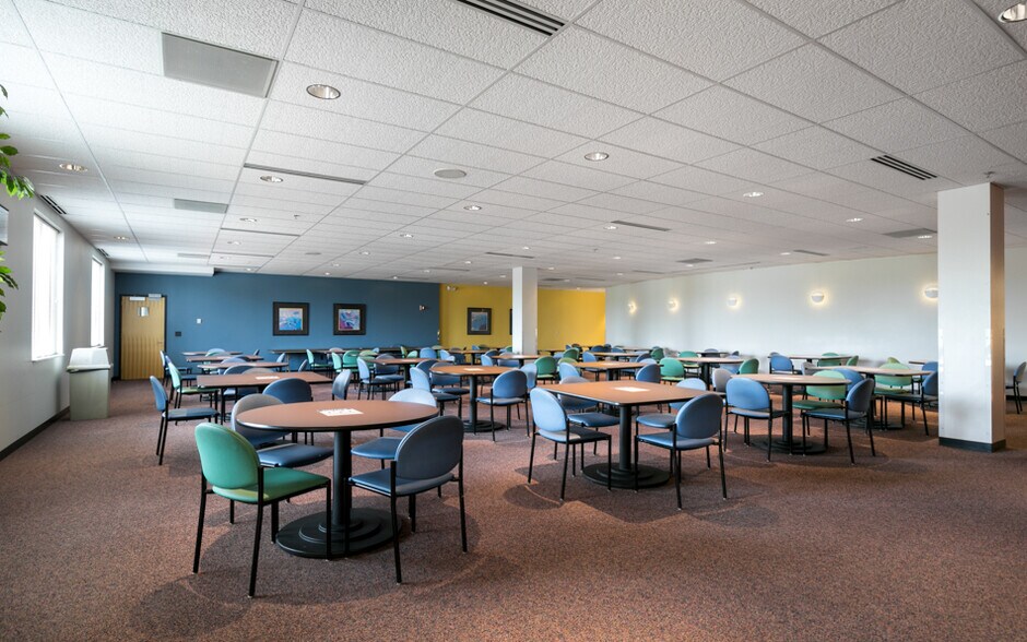 More Photos Of 7650 Magna Dr, Belleville Medical For Lease