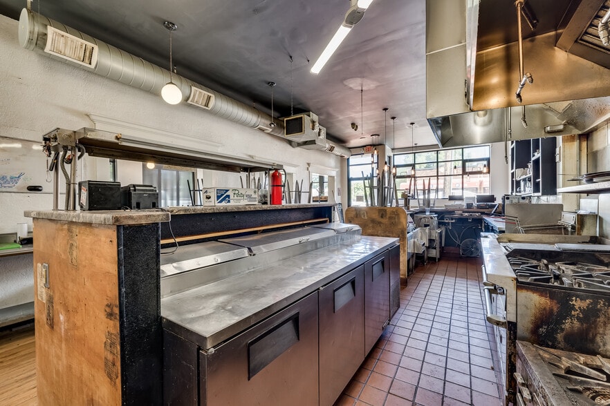 More Photos Of 2201-2205 44th Ave N, Minneapolis Restaurant For Sale