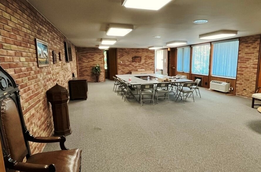 More Photos Of 1717 Highwood Ave, Pekin Office Residential For Sale