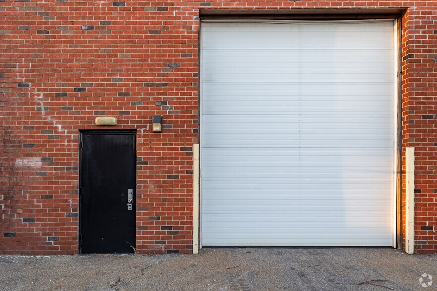 More Photos Of 603 Chestnut St, Garden City Manufacturing For Lease