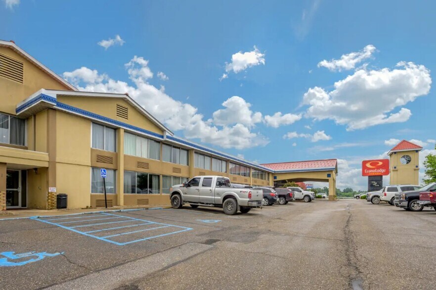 More Photos Of 87 Jenkins Ln, Triadelphia Hotel For Sale