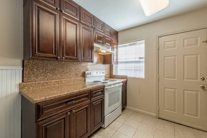More Photos Of 1204-1216 Lakeview Dr NW, Conyers Apartments For Sale