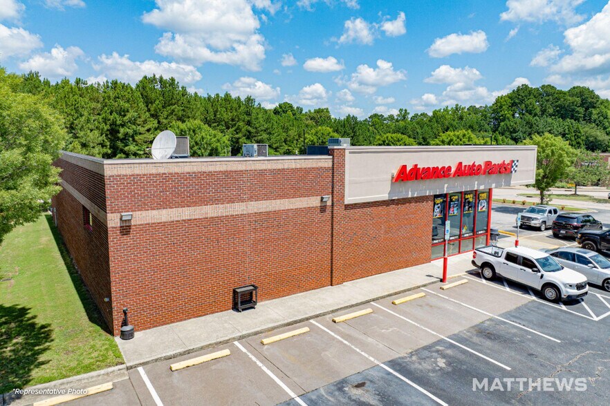 More Photos Of 1882 Main St, Bridgeport Freestanding For Sale