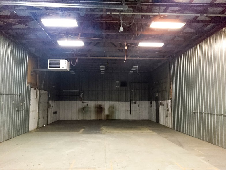 More Photos Of 2 Flint Mine Rd, Coxsackie Manufacturing For Sale