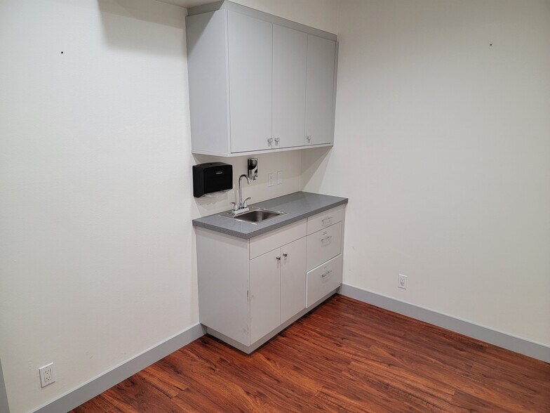 More Photos Of 3231 Waring Ct, Oceanside Medical For Sale