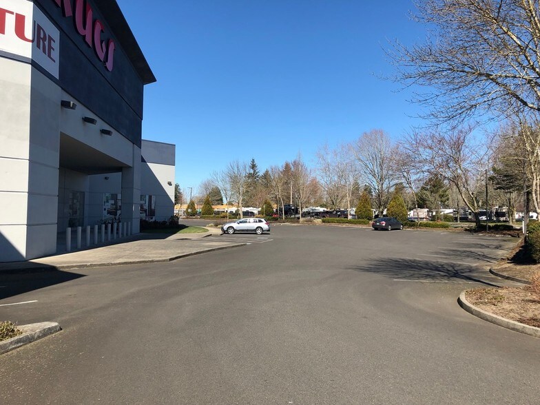 More Photos Of 2100 N Hayden Island Dr, Portland Freestanding For Sale