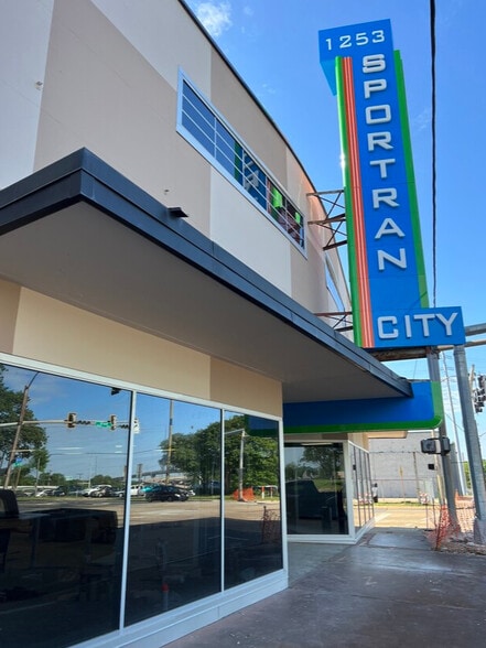 More Photos Of 1253 Texas Ave, Shreveport Showroom For Lease