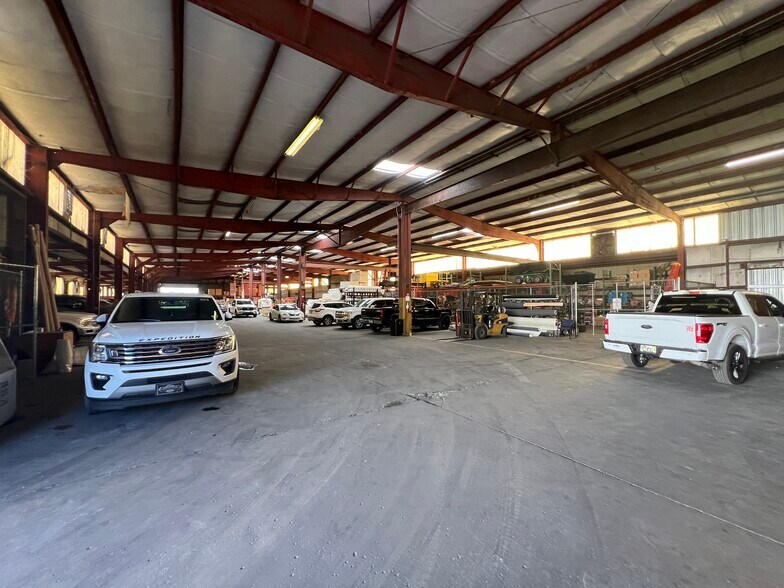 More Photos Of 5208 St Paul St, Tampa Industrial For Sale