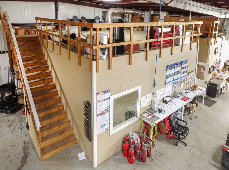 More Photos Of 9854 US Highway 271, Tyler Warehouse For Sale