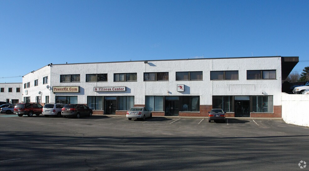 More Photos Of 215 Newbury St, Peabody Storefront Retail Office For Lease