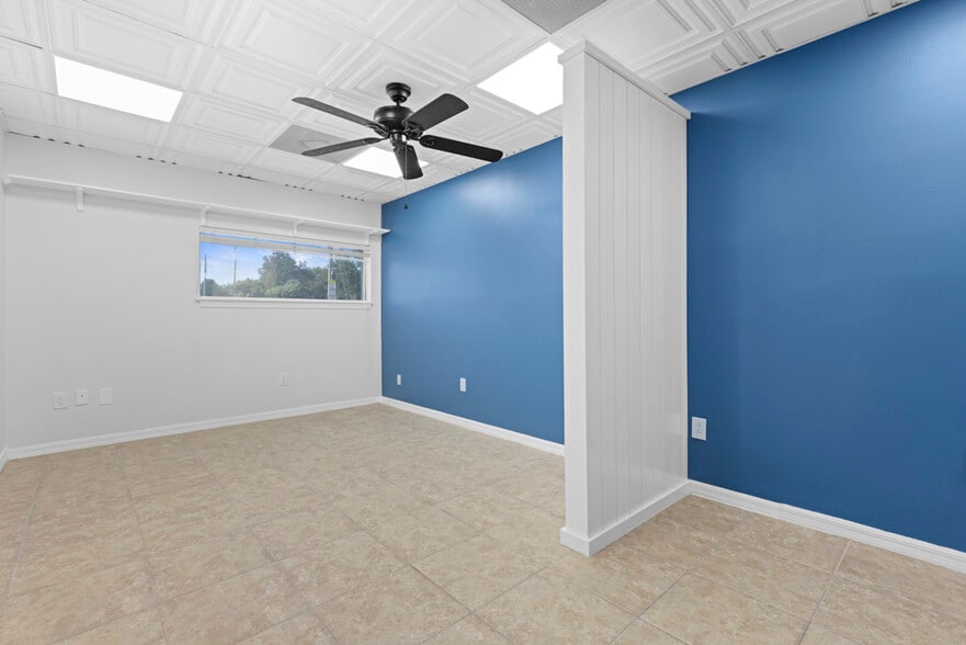 More Photos Of 407 SE Ocean Blvd, Stuart Storefront Retail Office For Lease