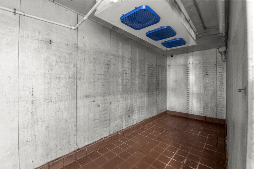 More Photos Of 15839 Telegraph Rd, Redford Township Fast Food For Lease