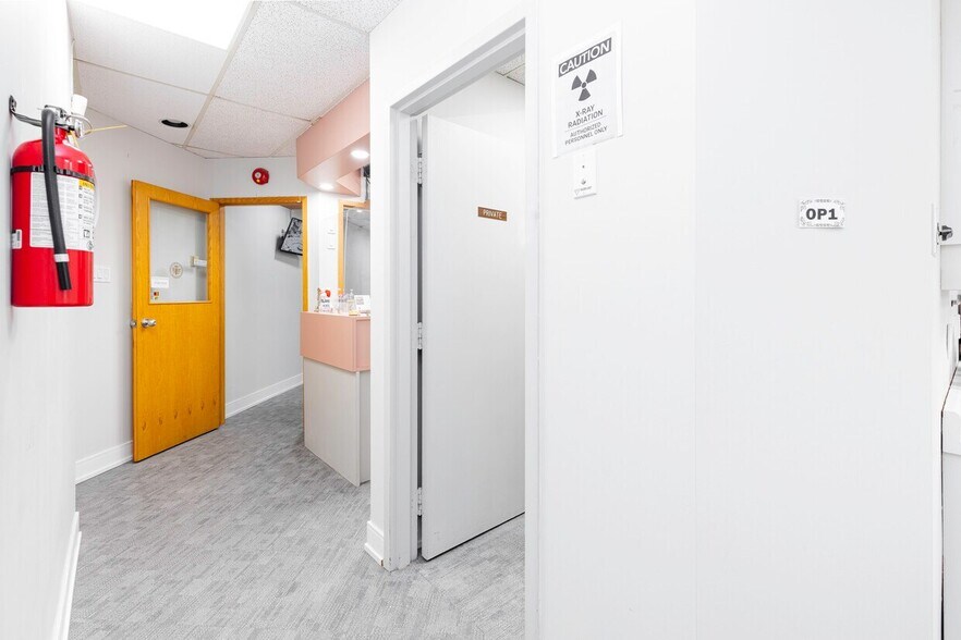 More Photos Of 3852 Finch Ave, Toronto Office For Sale