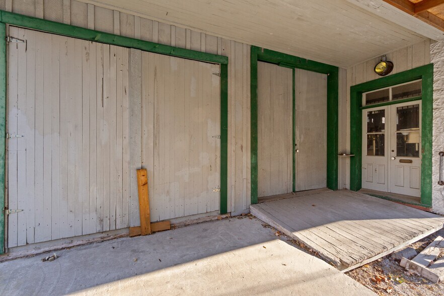 More Photos Of 75 Center St, Eureka Springs General Retail For Sale