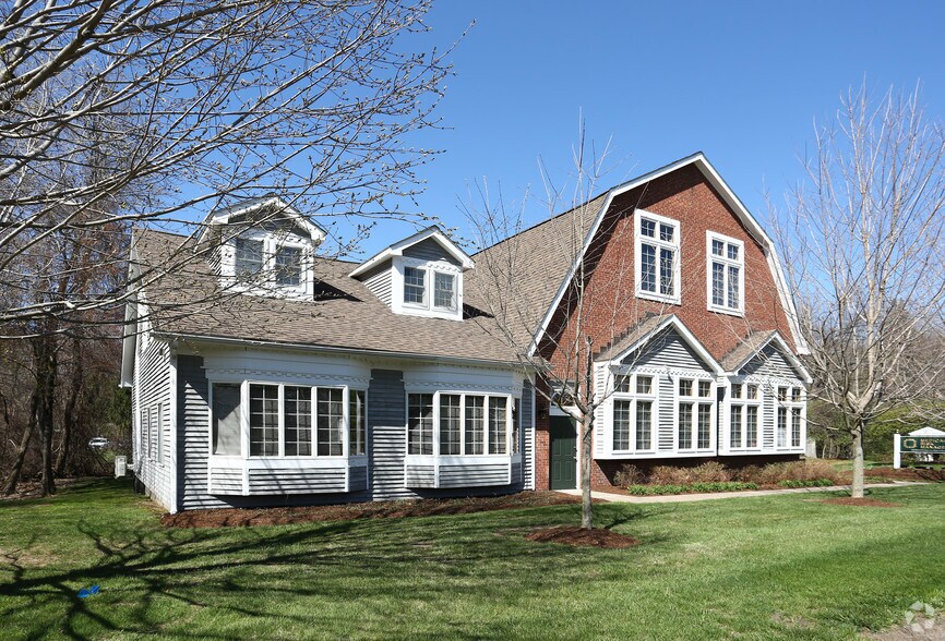 More Photos Of 1170 Ellington Rd, South Windsor Loft Creative Space For Sale