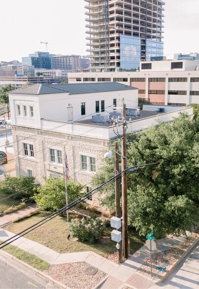 More Photos Of 614 E 12th St, Austin Office For Sale