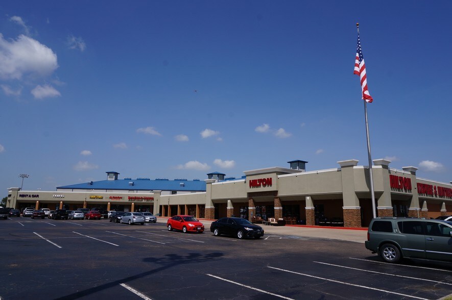 More Photos Of 12100 Gulf Fwy, Houston Unknown For Lease