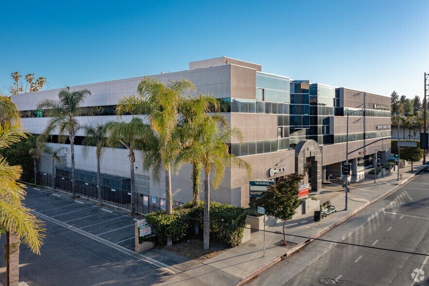 More Photos Of 12660 Riverside Dr, Valley Village Medical For Lease